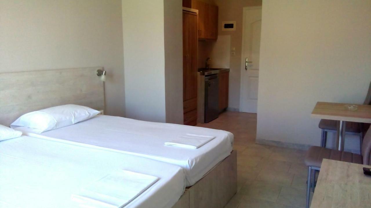 Poppy Beloni Aparthotel Chania  Buitenkant foto